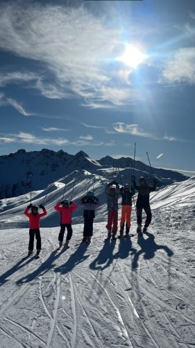 F728754E-A749-4A9E-A9E6-9649B6CE6F44